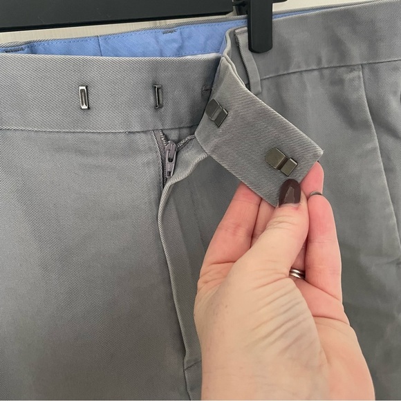 CHARLES TYRWHITT MENS NON-IRON CLASSIC FIT COTTON GRAY KHAKI PANTS - SIZE 36x32 - Picture 3 of 10